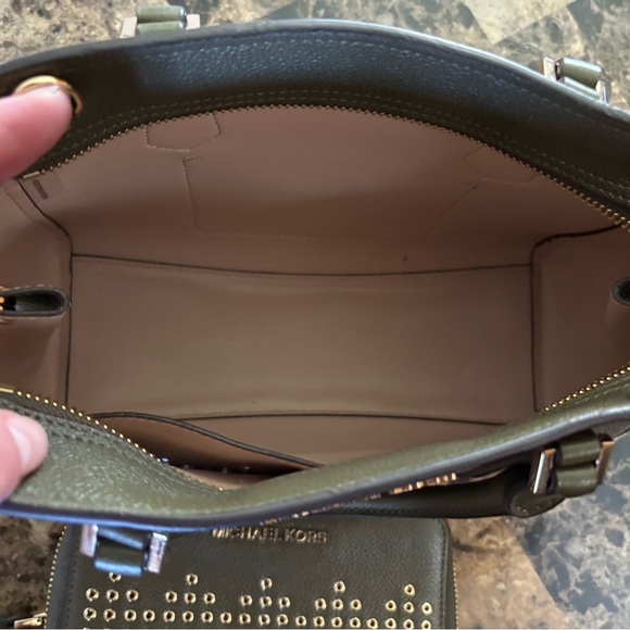 Michael Kors Olive Green Studded Women's Bag Set - Picture 2 of 5